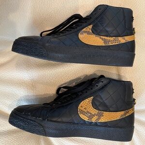 Nike SB Zoom Blazer Mid QS Supreme Black Snakeskin Size 9